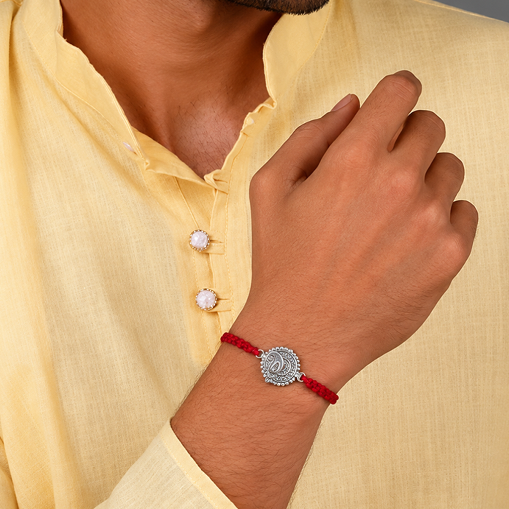 Rakhi Gifts Under ₹800