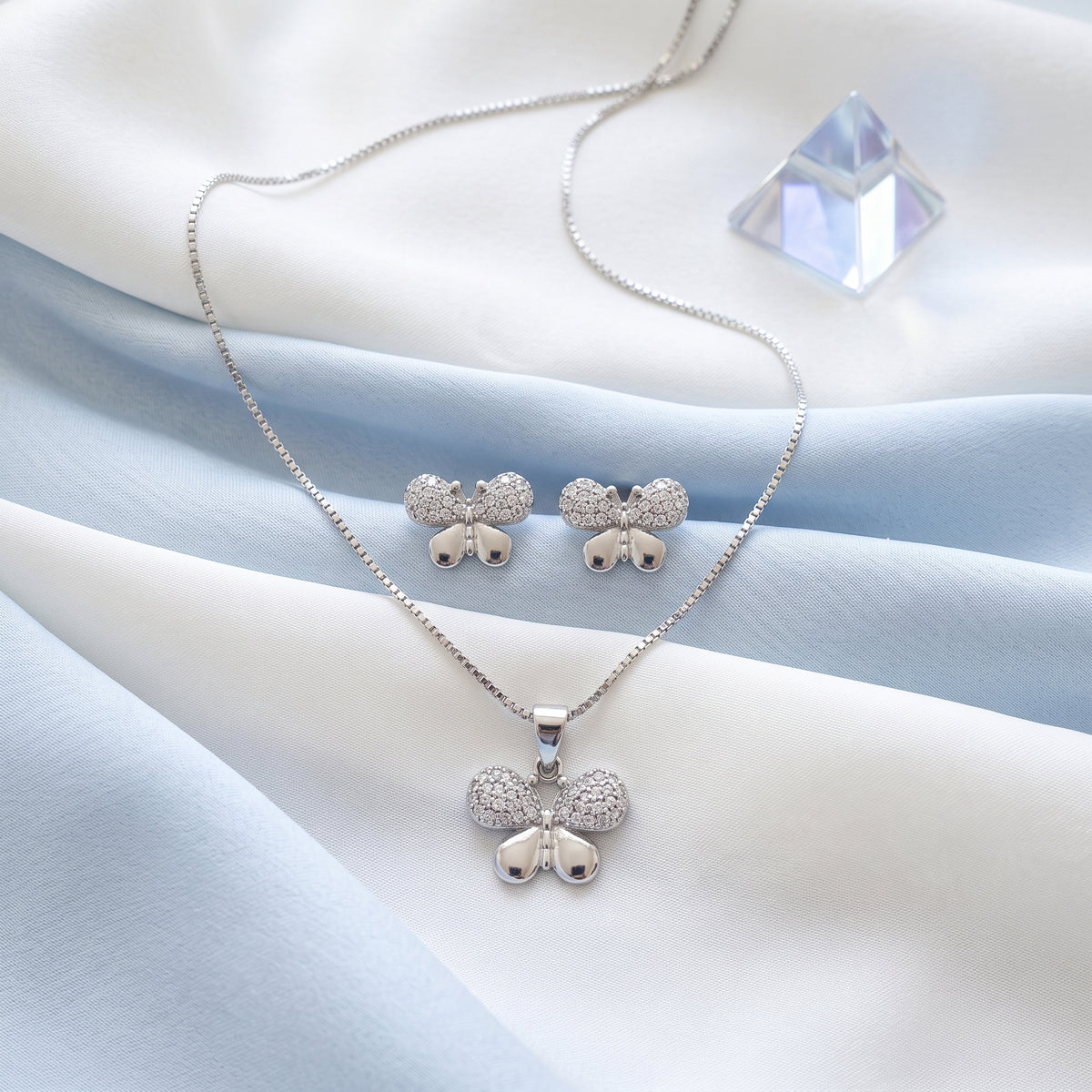 Silver Trefoil Flower Necklace & Earring Set