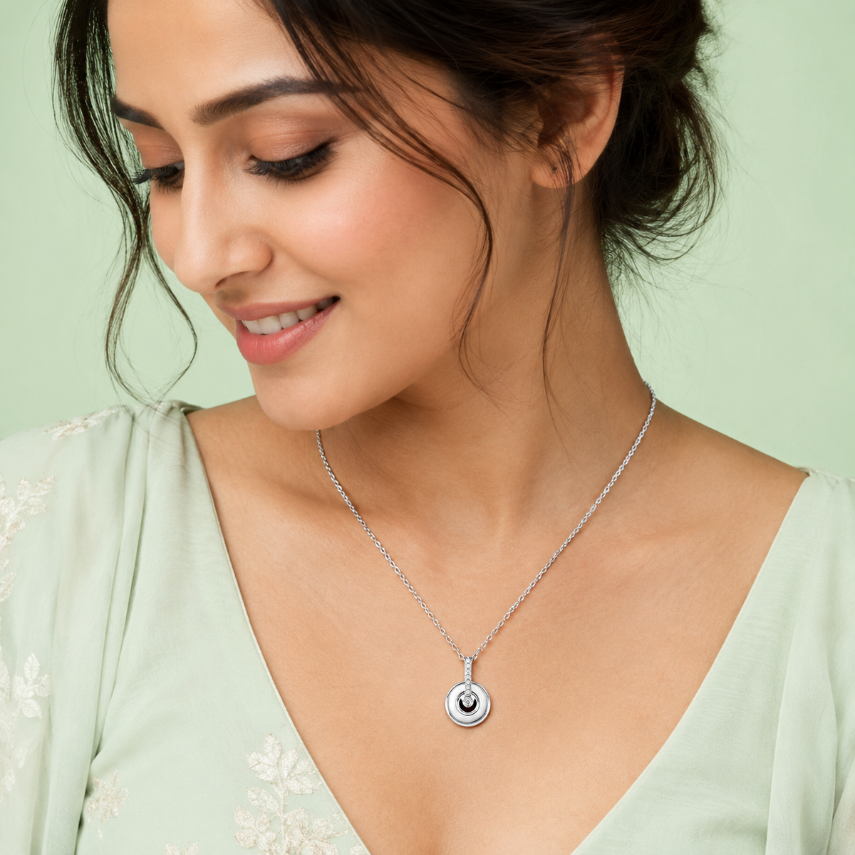 Silver Round Disc Pendant Necklace