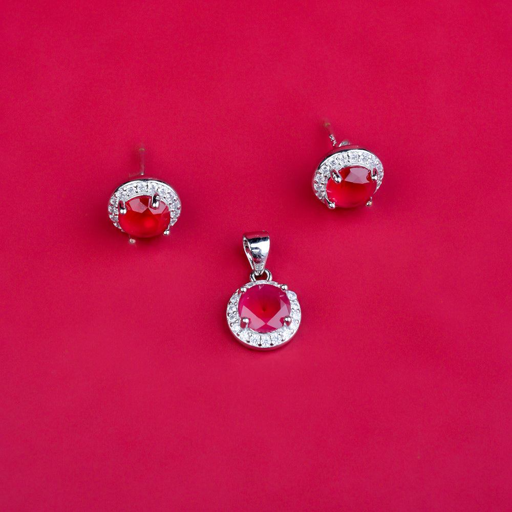 Fancy Round Shap Red Stone  Pendant Butty