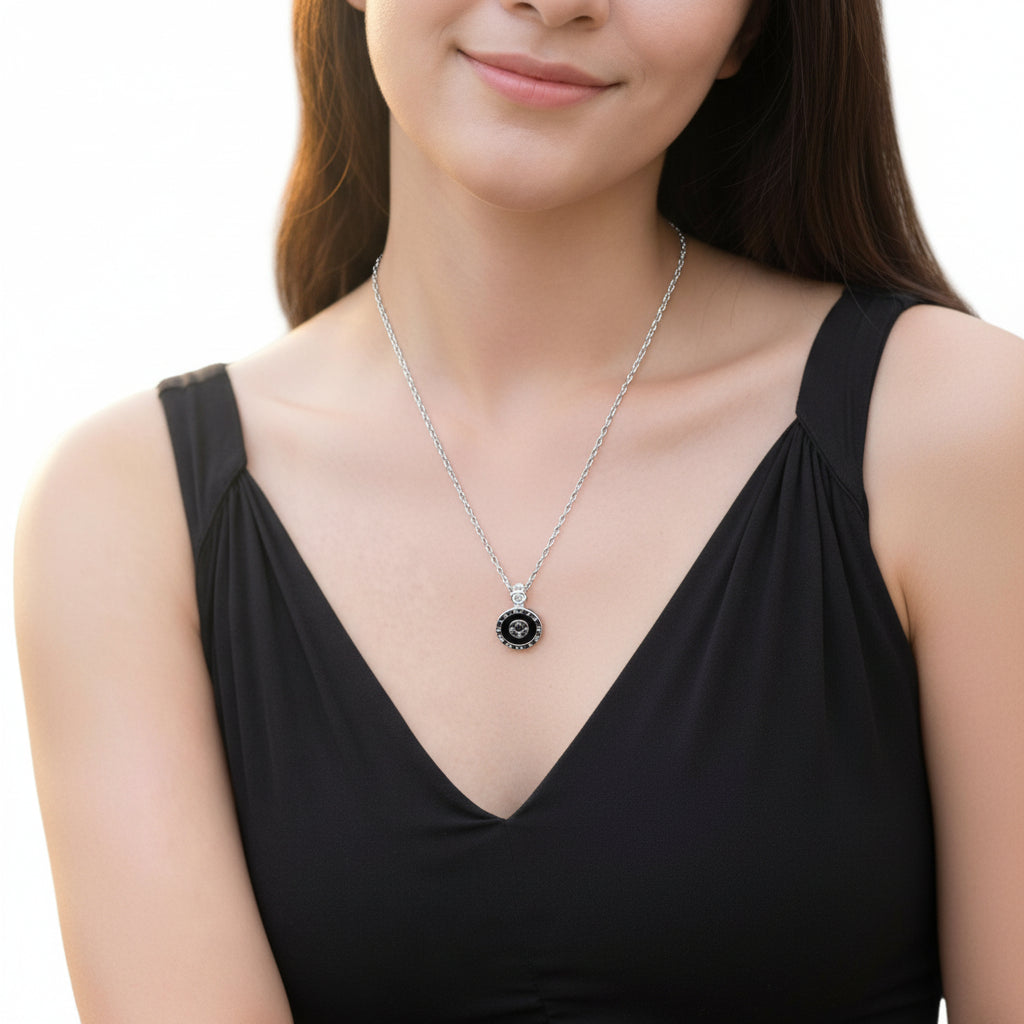 Silver Interlocking Circle Pendant Necklace