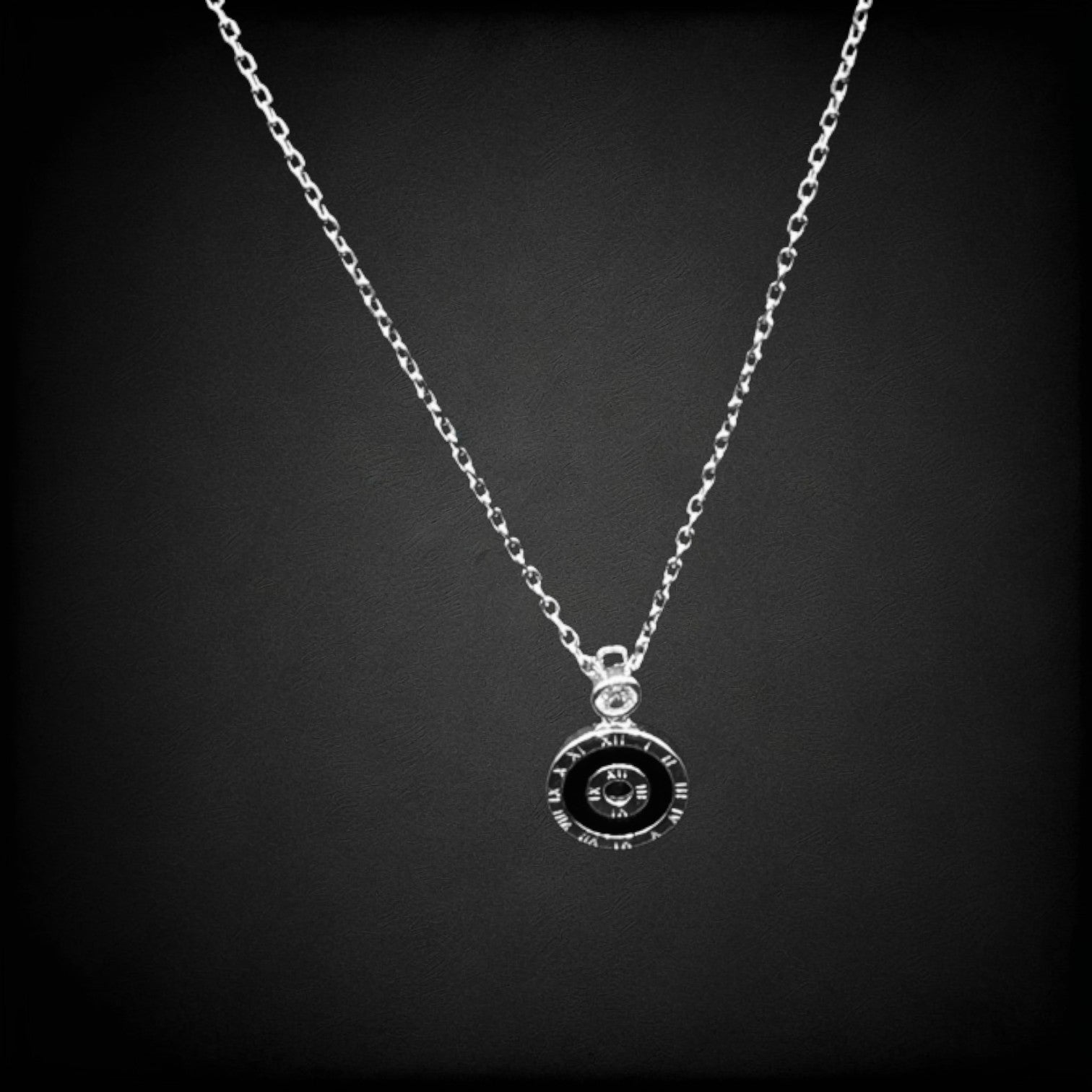 Silver Interlocking Circle Pendant Necklace