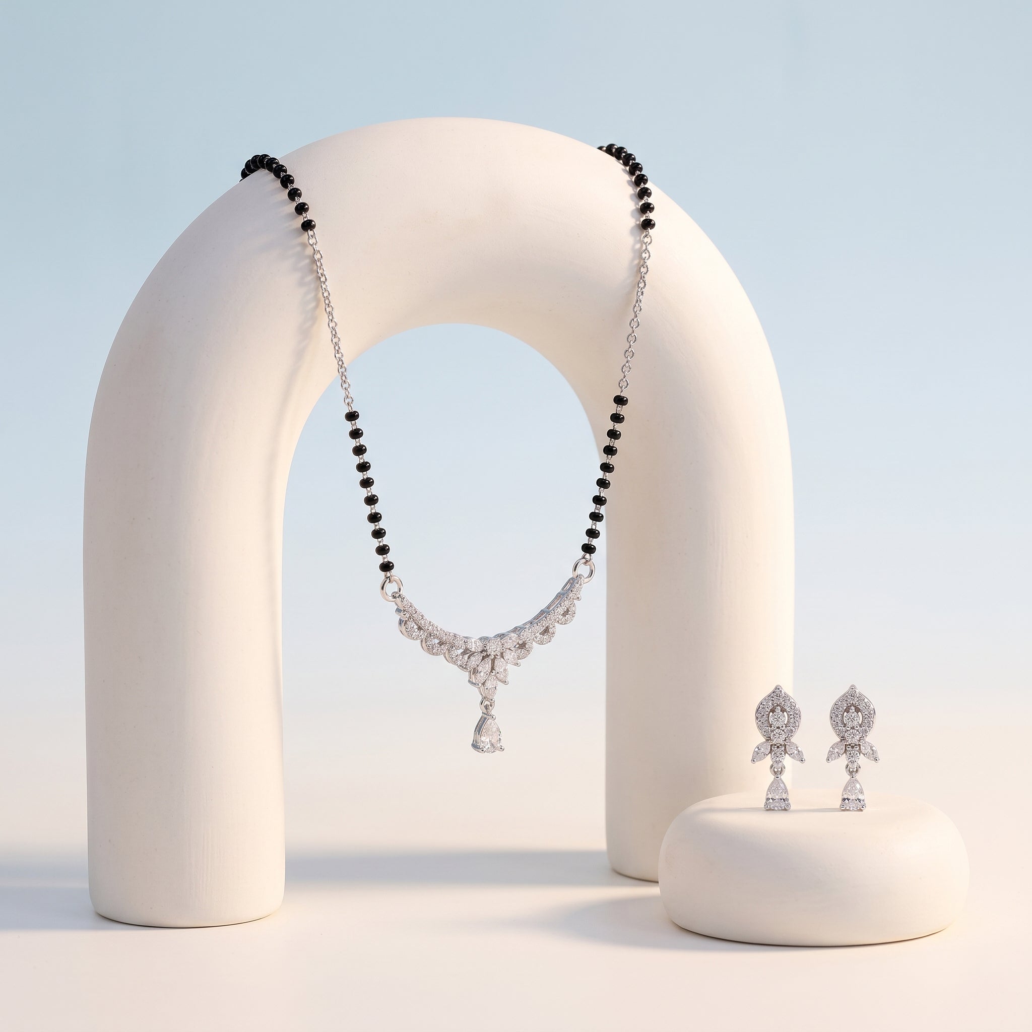 Silver Leaf Garland Pear Drop Mangalsutra Set
