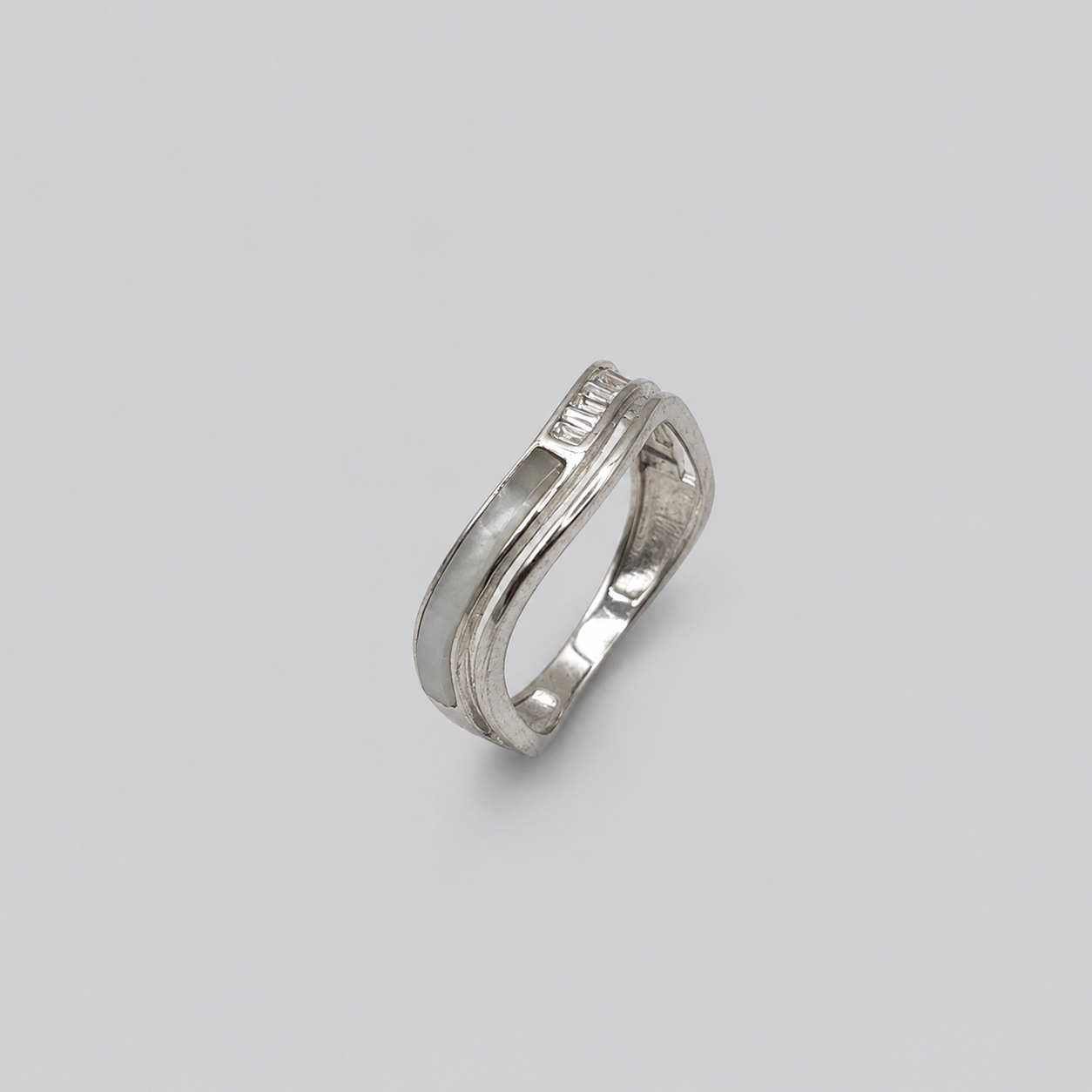 Silver Mother of Pearl Crossover Band Ring
