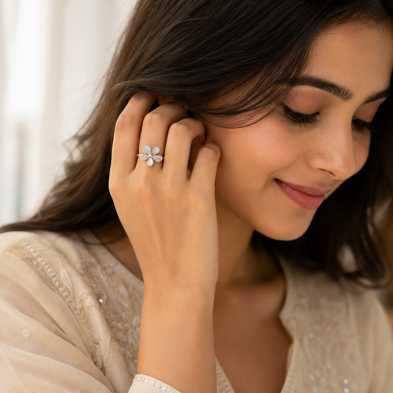 Silver Mother of Pearl Petal Flower Ring