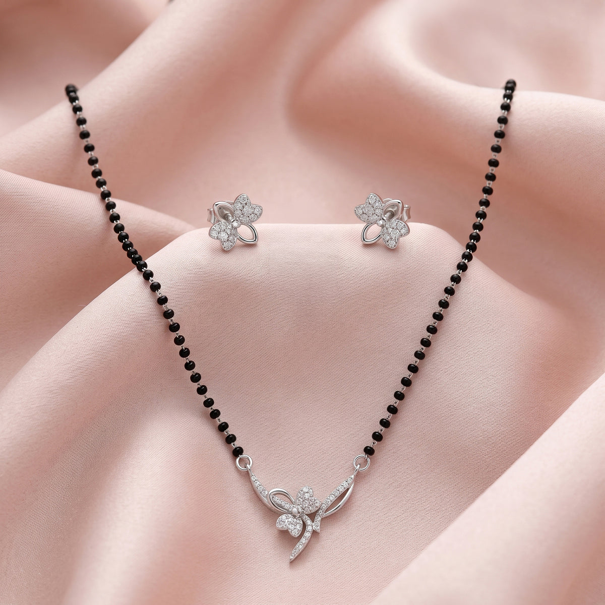 Silver Open Petal Flower Mangalsutra Set