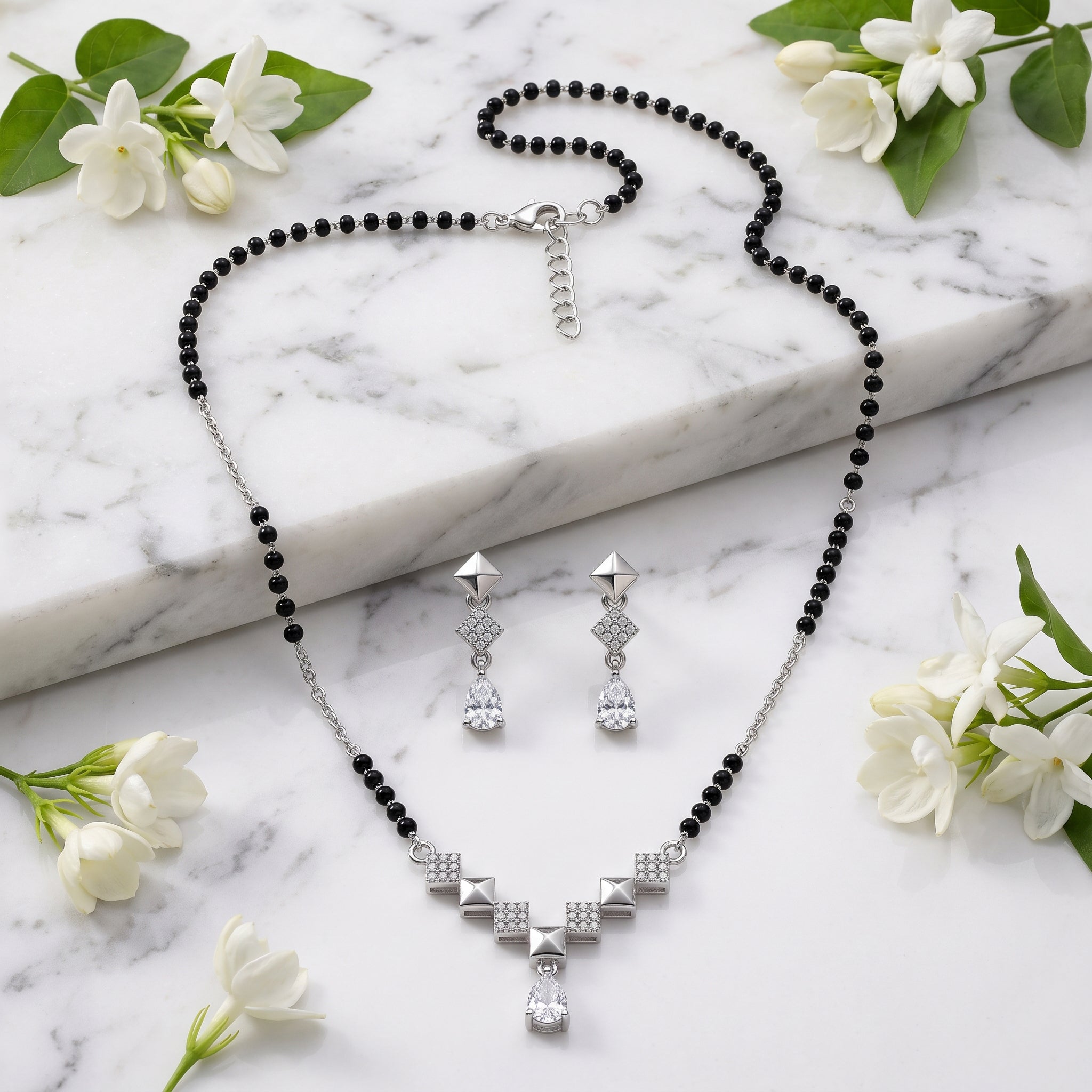 Silver Pyramid Square Geometric Mangalsutra Set