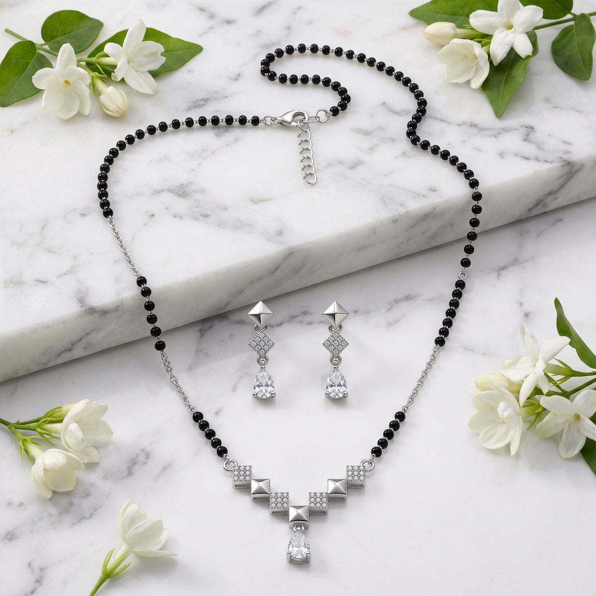 Silver Pyramid Square Geometric Mangalsutra Set