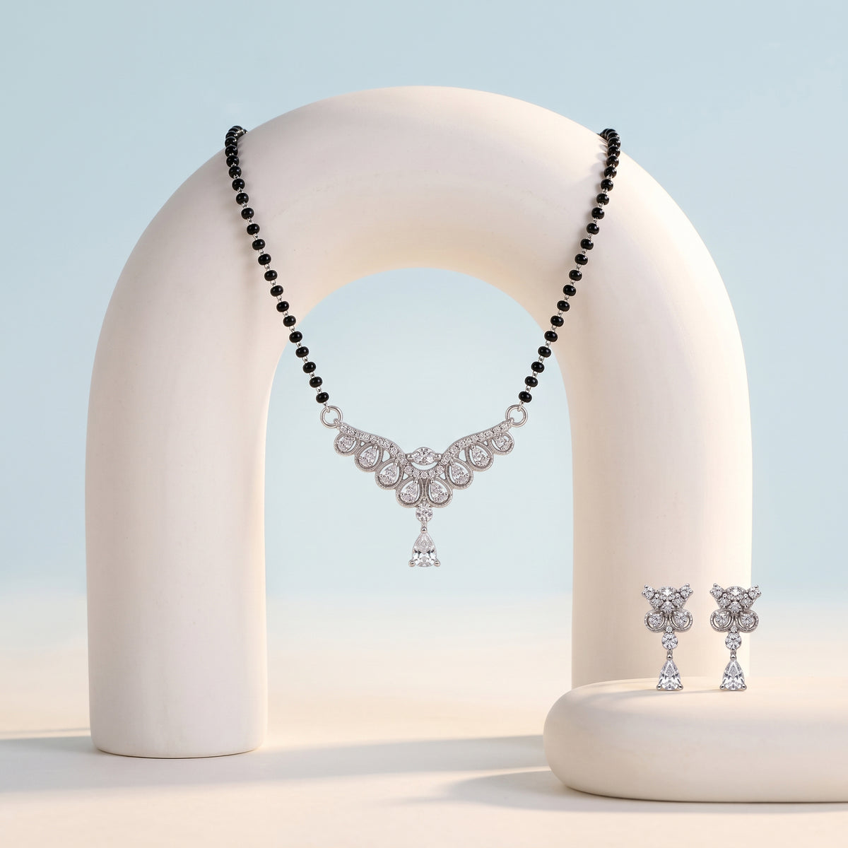 Silver Scalloped Fan Pear Drop Mangalsutra Set