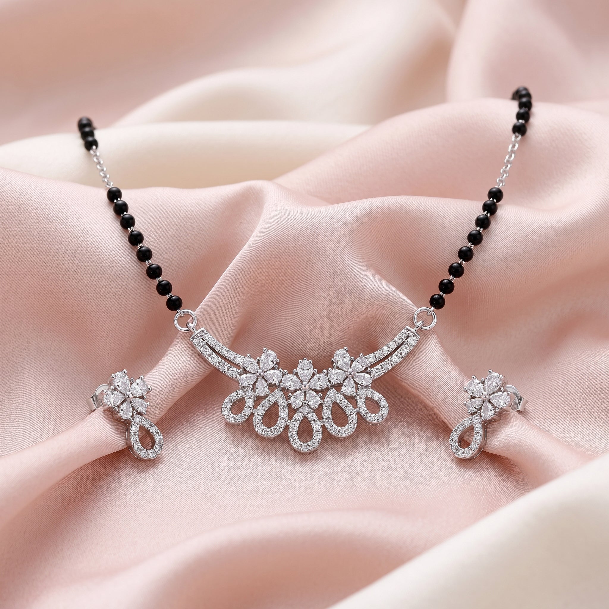 Silver Teardrop Loop Cluster Mangalsutra Set